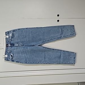 Straight Legged Jeans 11